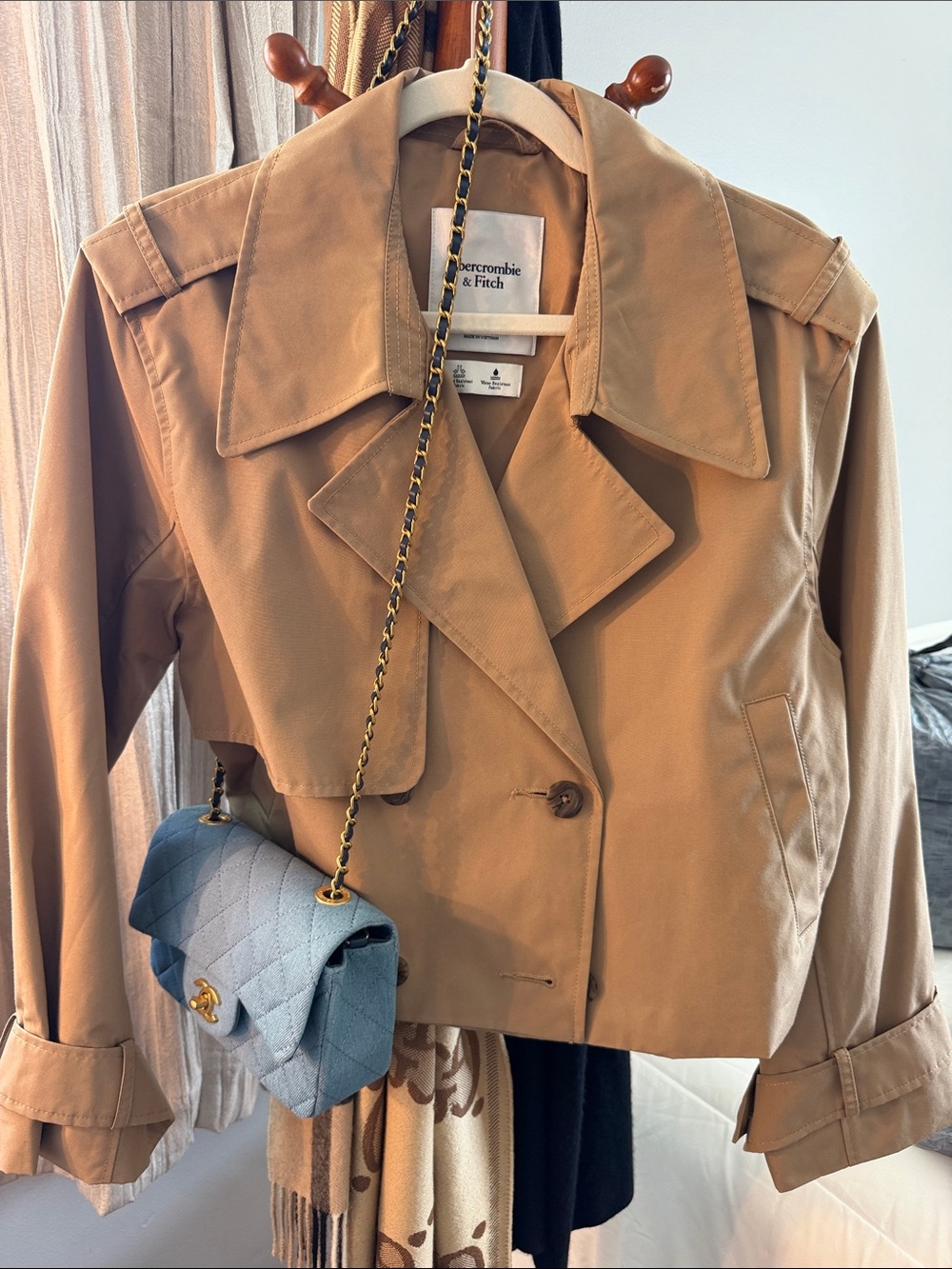 Abercrombie & Fitch Camel Cropped Trench Jacket Womens size medium like new